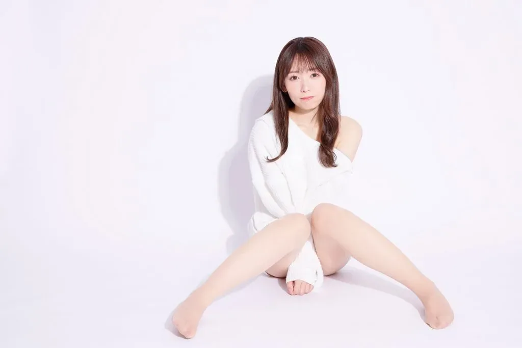 古川穗香公开采访单人照片
