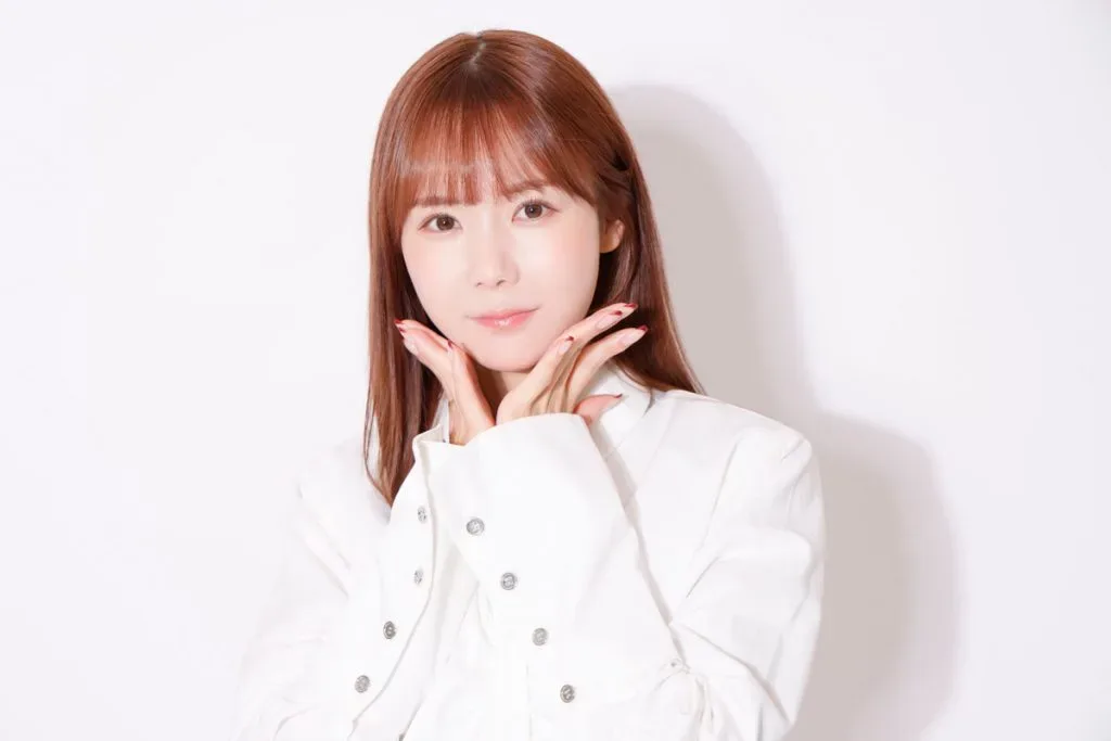 miru本人实名采访单人肖像