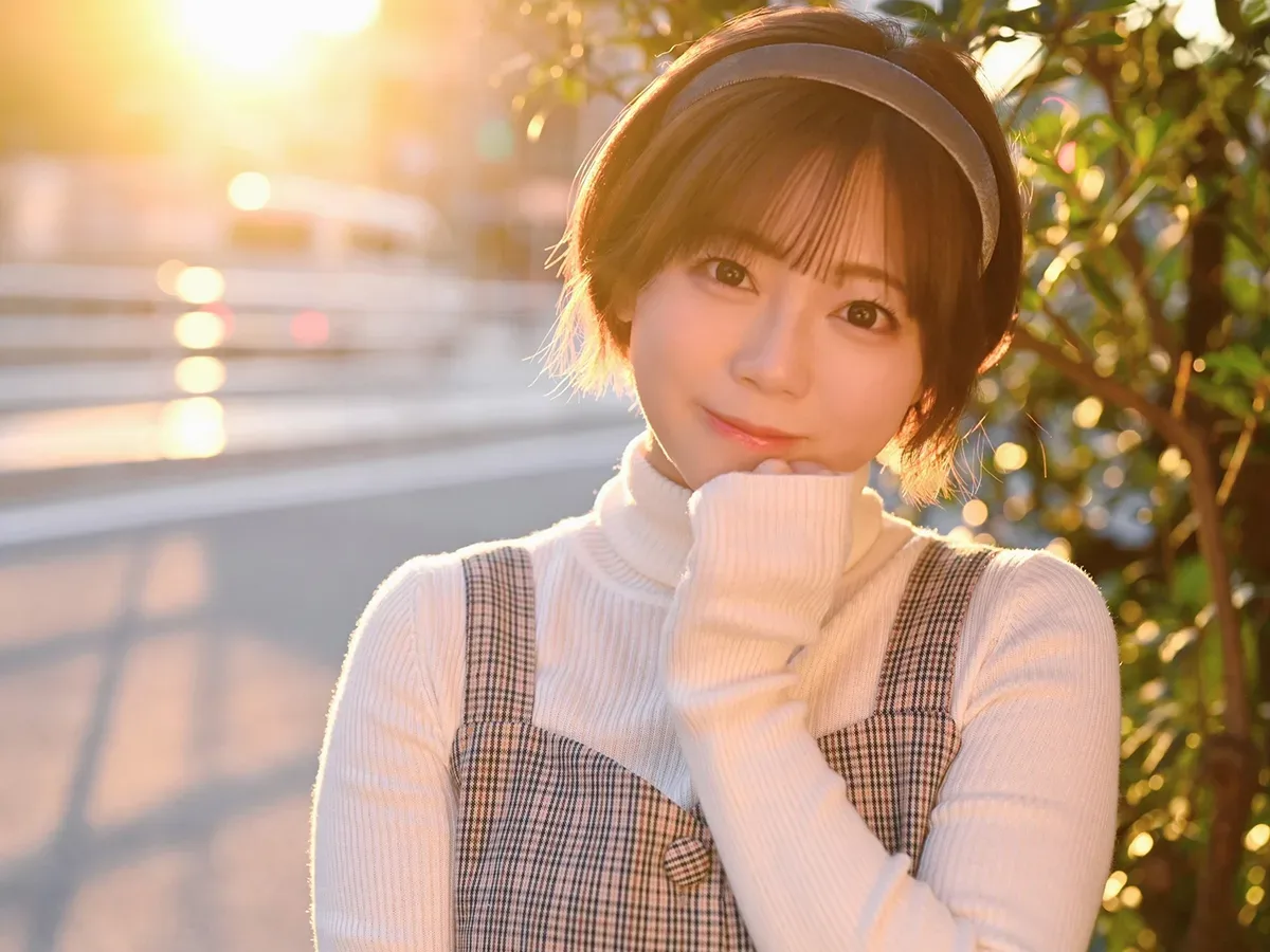 羽咲美晴广播官方公告中的无字单人宣传照片,拍摄日期未载