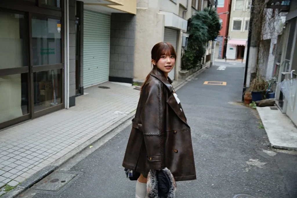 川越妮可街头摄影单人原照