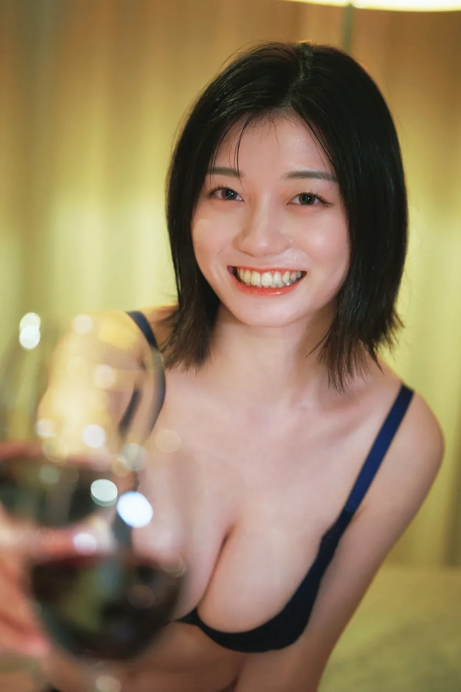 濑户环奈2025年写真宣传单人肖像,摄影冈本武志