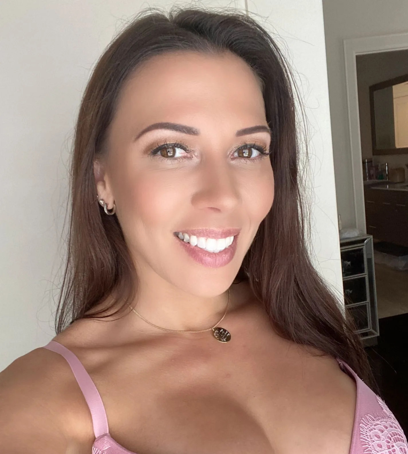Rachel Starr at Home 2020 (cropped).jpg;历史职业肖像