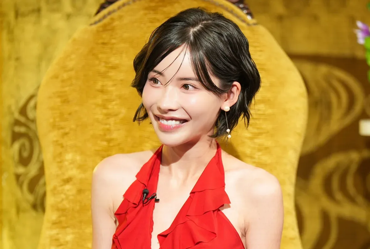 深田咏美身穿红裙的官方节目宣传照,2026年5月发布