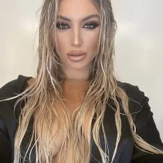凯莉·冈纳（Kayley Gunner）公开人物照