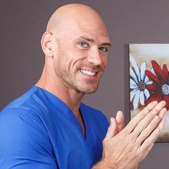 约翰尼·辛斯(Johnny Sins)公开资料照