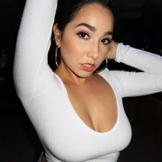 卡莉·格雷(Karlee Grey)公开人物照