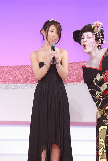 筱田步美两项荣誉载入2015成人放送大奖档案配图